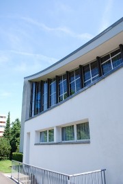 Vue de l'église catholique de Suhr. Cliché personnel