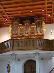 Vue de l'orgue au buffet remarquable. Cliché personnel