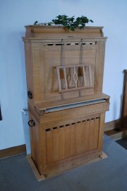 Vue du petit orgue de choeur (fermé ce jour-là). Cliché personnel