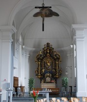 Vue du choeur avec le maître-autel baroque. Cliché personnel