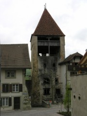 Une des tours des très anciennes fortifications d'Avenches. Cliché personnel