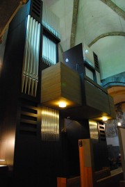 Le grand orgue Kuhn vu de trois-quarts. Cliché personnel