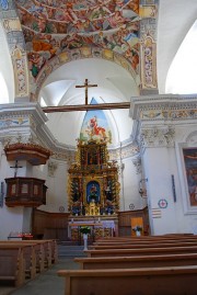 Vue de la nef, de la coupole et du choeur. Cliché personnel