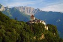 Vue du château de Vaduz, résidence princière. Crédit: http://fr.wikipedia.org/wiki/Fichier:Schlossvaduz.jpg