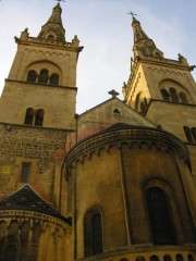 Collégiale de Neuchâtel, les absides du chevet. Cliché personnel