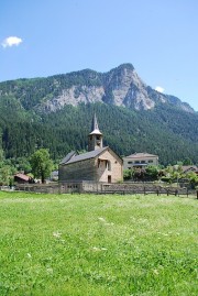 Une dernière vue de l'église depuis les champs. Cliché personnel