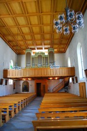 Vue intérieure en direction de l'orgue Kuhn (2001). Cliché personnel