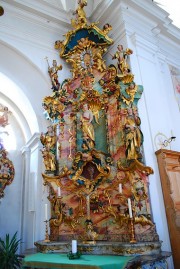 Une autel situé à gauche de l'entrée du choeur (style baroque/rococo). Cliché personnel