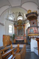 Une chapelle latérale vers le choeur, avec la chaire. Cliché personnel