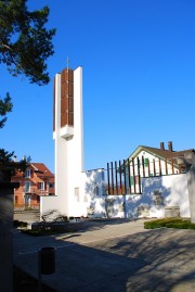 Vue de l'église catholique, Wangen-an-der-Aare. Cliché personnel (mars 2011)