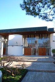 Une dernière vue de cette église catholique. Cliché personnel