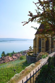 Perspective de l'église et du lac de Bienne. Cliché personnel