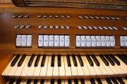 La console de l'orgue de face (claviers). Cliché personnel