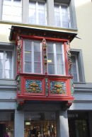 Oriel d'une façade dans la ville historique. Cliché personnel