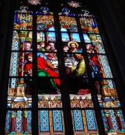 Vue détaillée de la grande verrière du choeur, derrière l'orgue. Cliché personnel