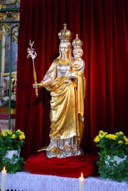 Vierge à l'Enfant à gauche de l'entrée du choeur. Cliché personnel