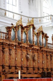 Orgue de choeur gauche (côté Evangile). Cliché personnel