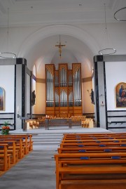 Vue intérieure de la nef et de l'orgue. Cliché personnel
