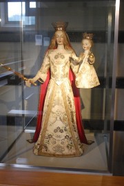 Une Vierge à l'enfant exposée. Cliché personnel