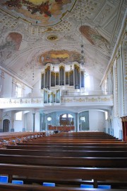 Vue intérieure en direction de l'orgue Mathis. Cliché personnel