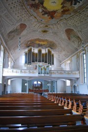 Une dernière vue intérieure de la nef en direction de l'orgue. Cliché personnel