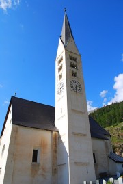 Vue de l'église principale de Zernez. Cliché personnel (juillet 2011)