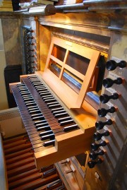 Vue de la console de l'orgue. Cliché personnel