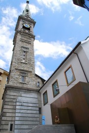 Vue extérieure de l'église. Cliché personnel (juillet 2011)