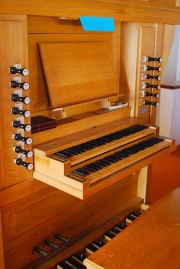 Vue de la console de l'orgue. Cliché personnel