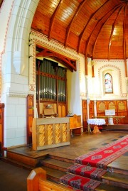 Vue de l'espace du choeur avec l'orgue à gauche. Cliché personnel