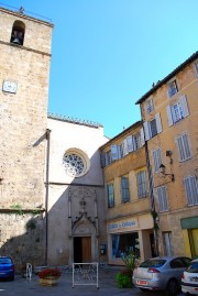 La Collégiale de Barjols. Cliché personnel (sept. 2011)