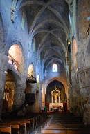 Vue intérieure de la nef en direction du choeur. Cliché personnel