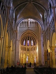 Vue d'ensemble de la cathédrale de Lausanne depuis sous la tribune de l'orgue Fisk. Cliché personnel
