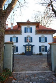 Vue du château ou manoir d'Affry, à côté de l'église. Cliché personnel