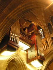 Orgue Fisk de la cathédrale. Vue de trois-quarts. Cliché personnel