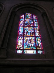 Autre vitrail sous la rose sud. Cathédrale de Lausanne. Cliché personnel