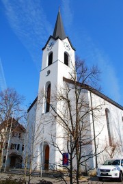Vue de l'église. Cliché personnel (mars 2012)