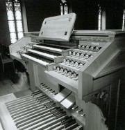Console de l'orgue. Crédit: http://www.spaeth.ch/Schweiz/wesentlich/Besichtigung.html