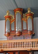 Vue de l'orgue Kuhn (buffet M. Schneider, 1809), église de Thierachern. Cliché personnel (mars 2012)