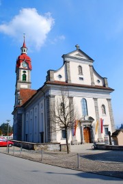 Vue extérieure de cette splendide église de Ruswil. Cliché personnel (fin mars 2012)