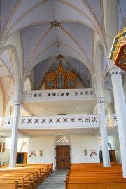 Vue intérieure en direction de l'orgue, depuis le choeur. Cliché personnel