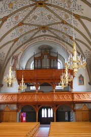 Perspective de la nef en direction du grand orgue. Cliché personnel