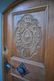 Détail d'une porte dans le choeur. Cliché personnel