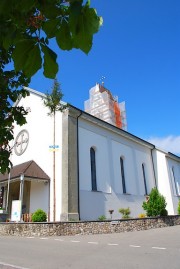 Vue extérieure de l'église (clocher en restauration). Cliché personnel