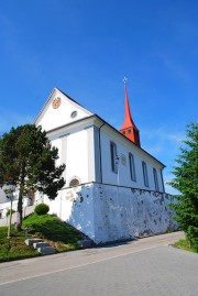 Vue de l'église de Büron. Cliché personnel (juin 2012)
