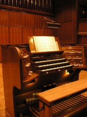 Salle de Musique, la console du Grand Orgue. Cliché personnel