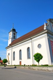 Vue extérieure de l'église. Cliché personnel (juin 2012)
