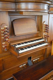 Vue de la console de l'orgue. Cliché personnel