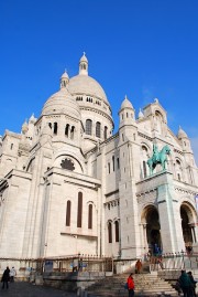 Extérieur de la Basilique. Cliché personnel (nov. 2012)