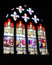 Autre verrière de la chapelle Ste-Geneviève. Cliché personnel